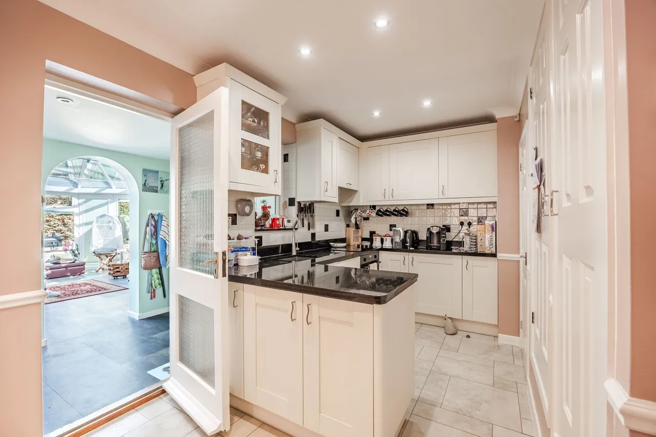 Spacious Detached Bungalow in Burgh C, photo 3