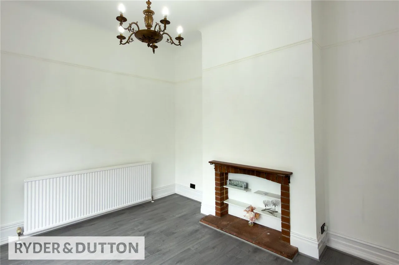 Parkfield Road North, New Moston, M40, photo 5