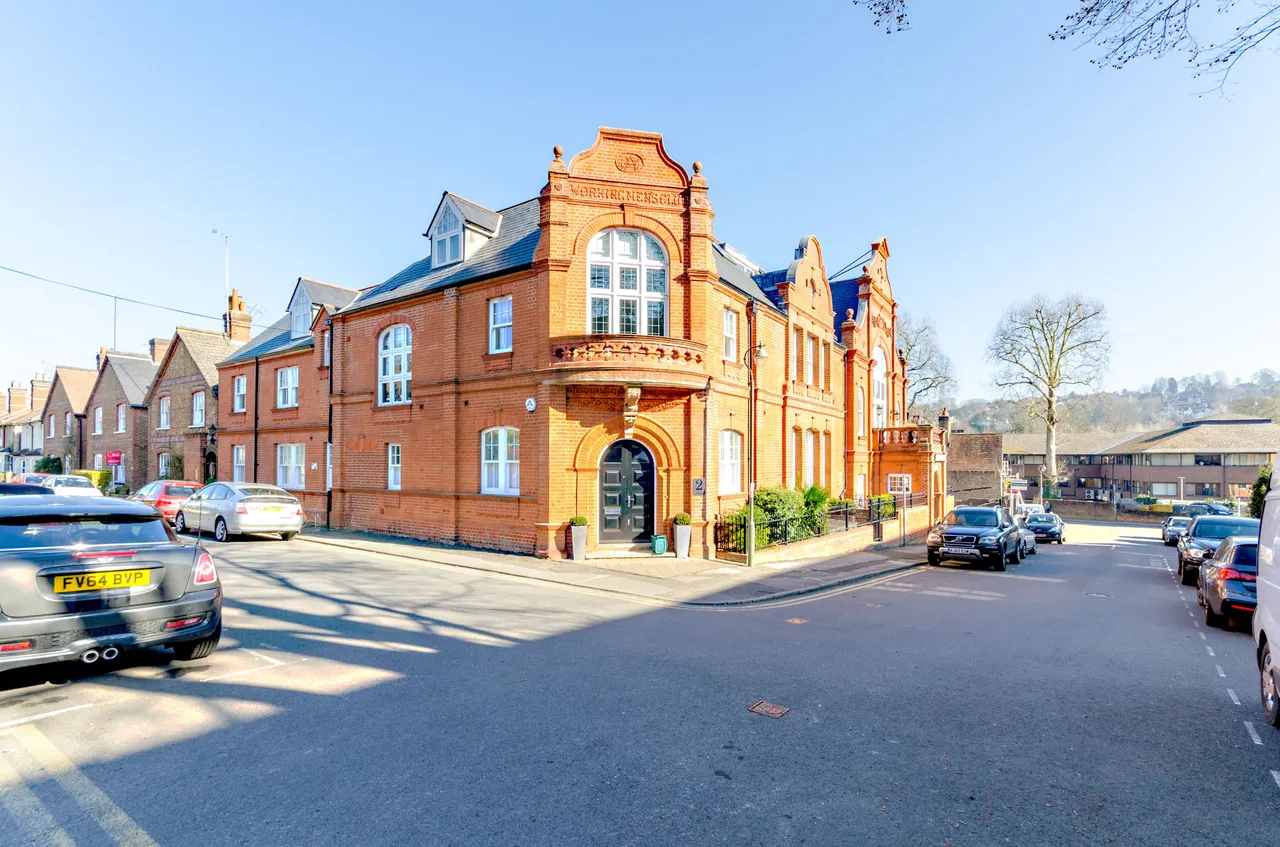2 bed flat for sale — 8 The Bellairs Apartments, Millmead Terrace, Guildford