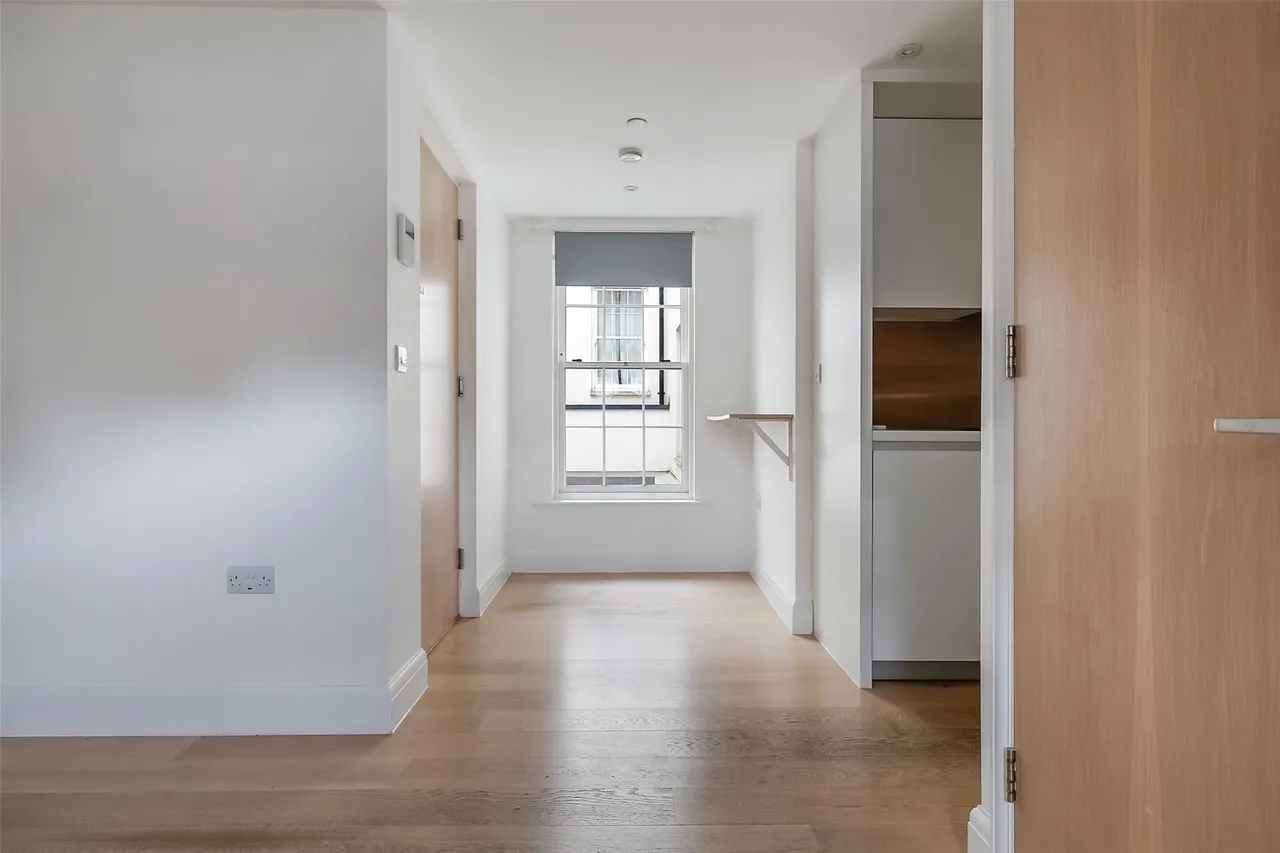 King Georges Walk, Esher, KT10, photo 6