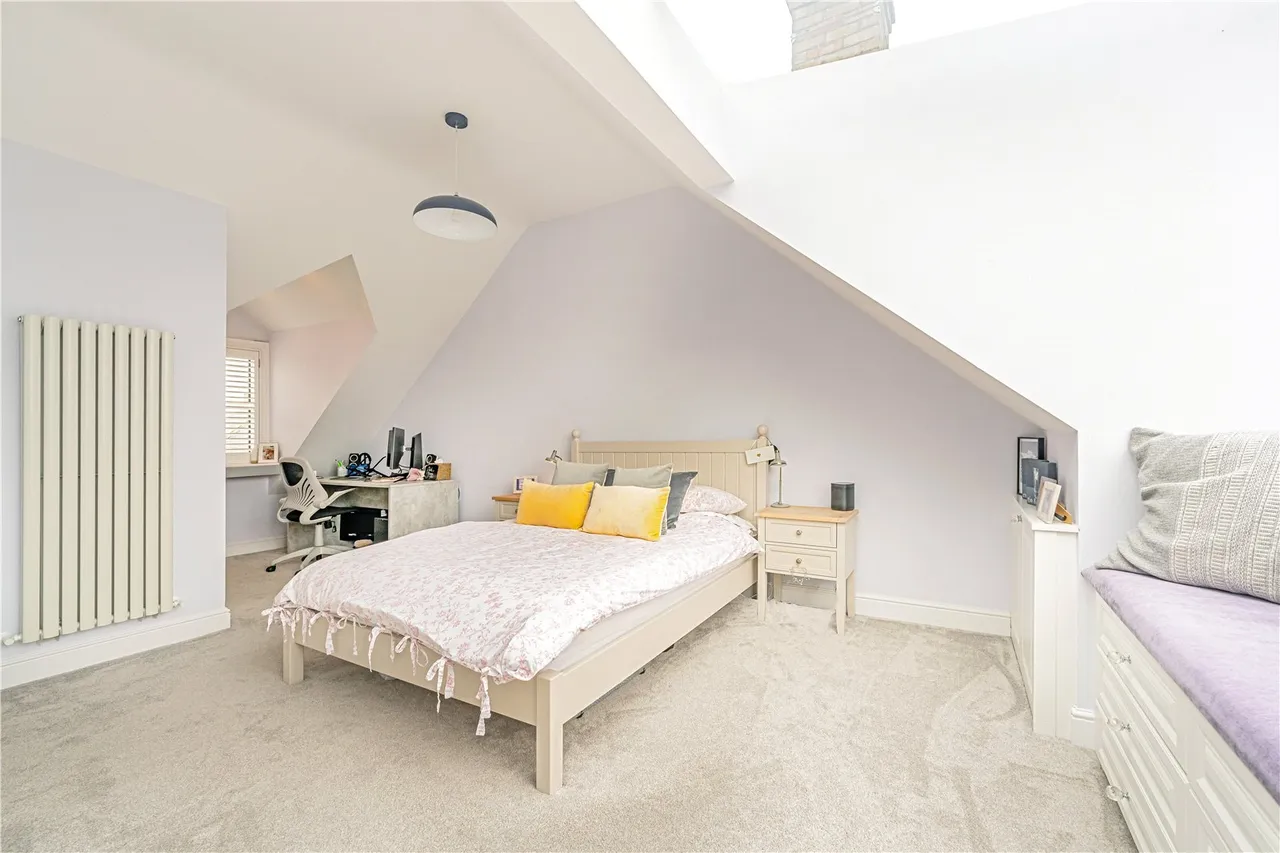 Harvey Drive, Hampton, TW12 2FB, photo 9