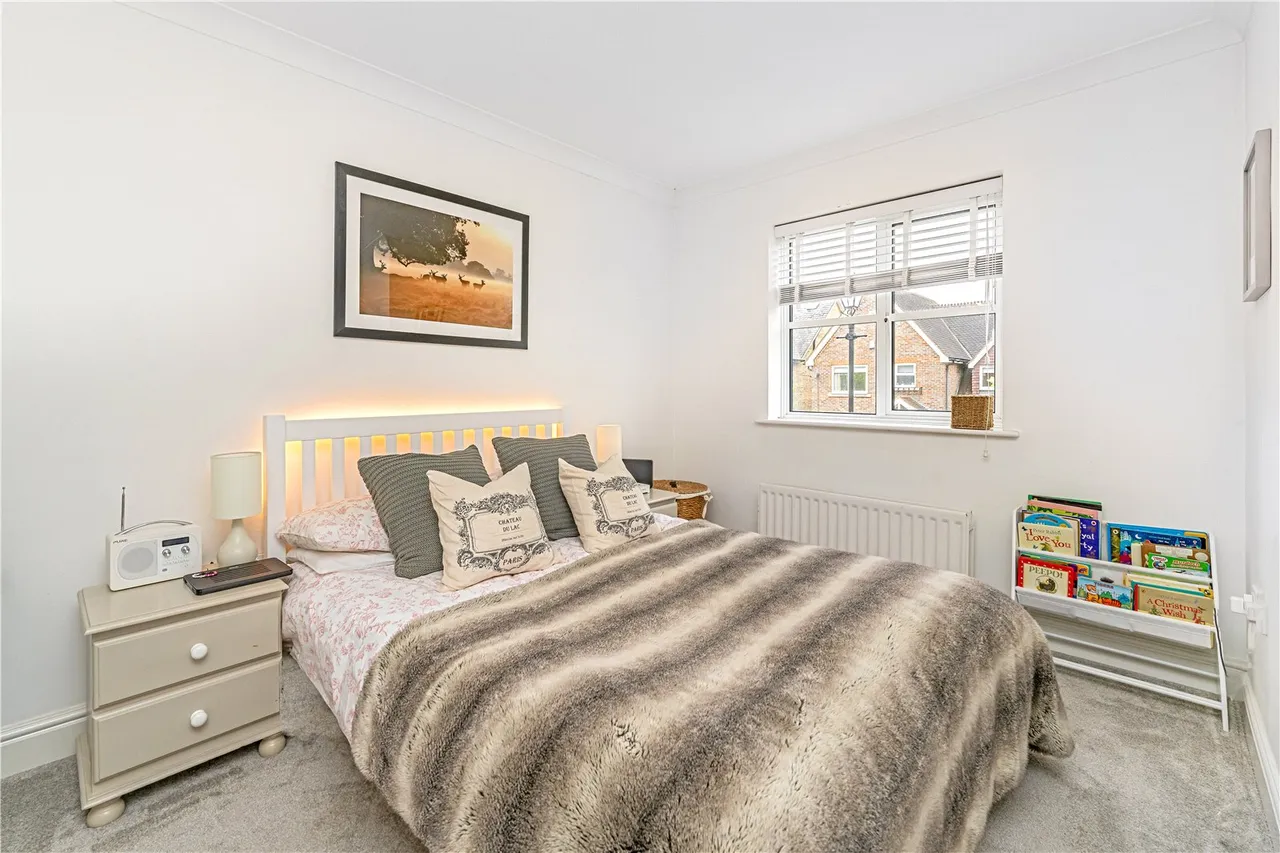 Harvey Drive, Hampton, TW12 2FB, photo 10