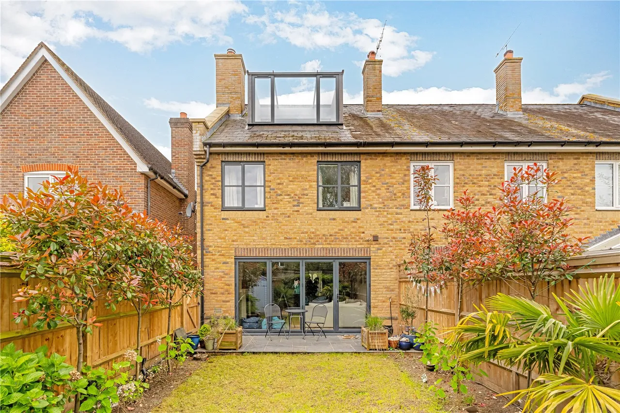 Harvey Drive, Hampton, TW12 2FB, photo 14