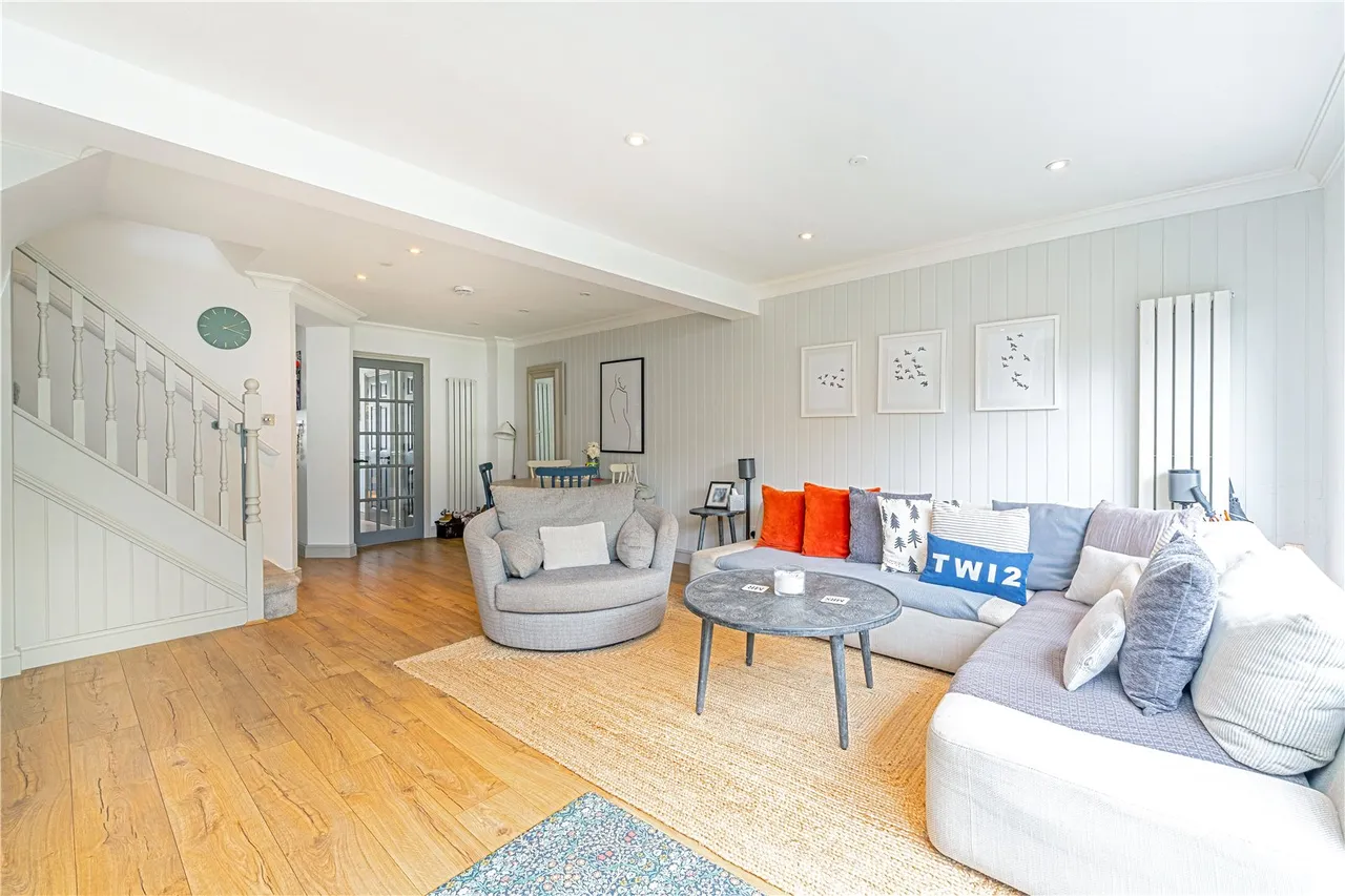 Harvey Drive, Hampton, TW12 2FB, photo 4