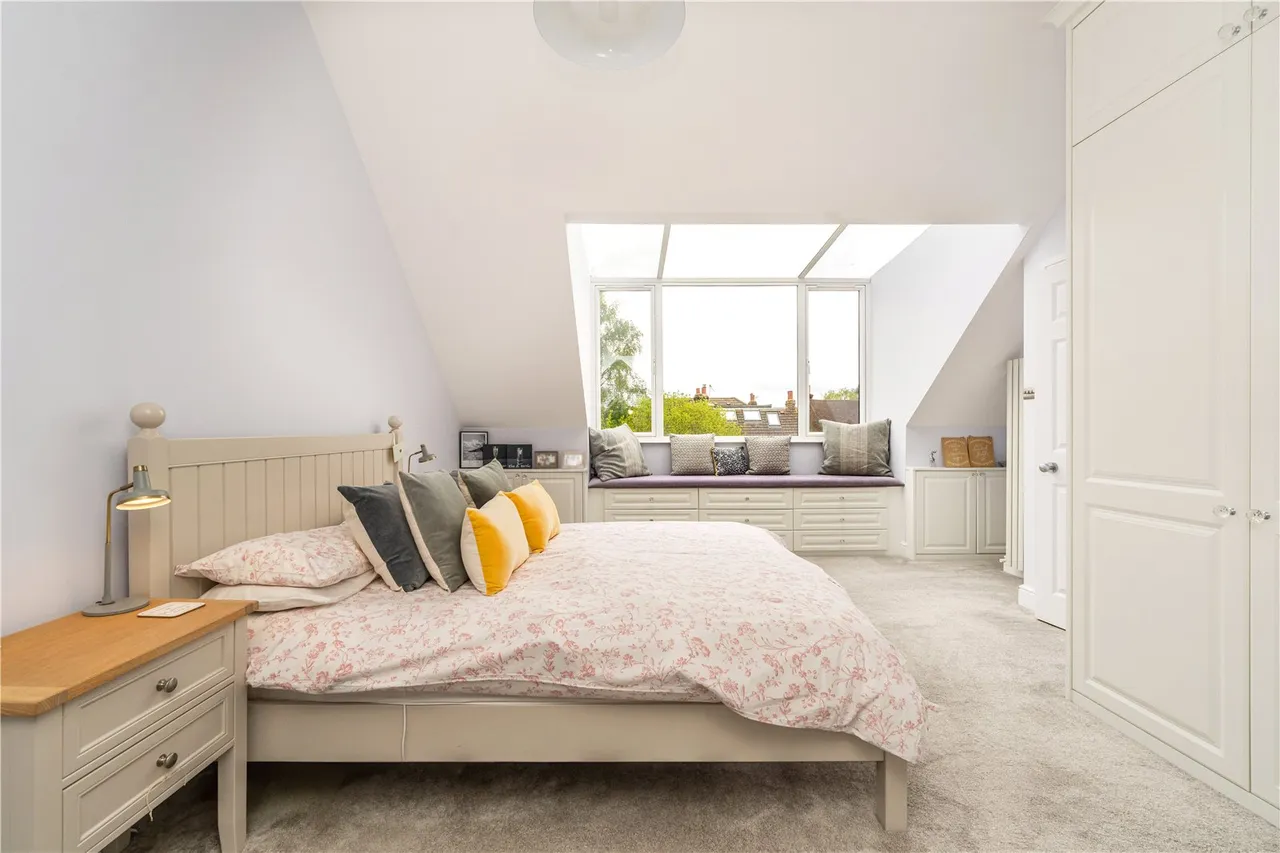Harvey Drive, Hampton, TW12 2FB, photo 8