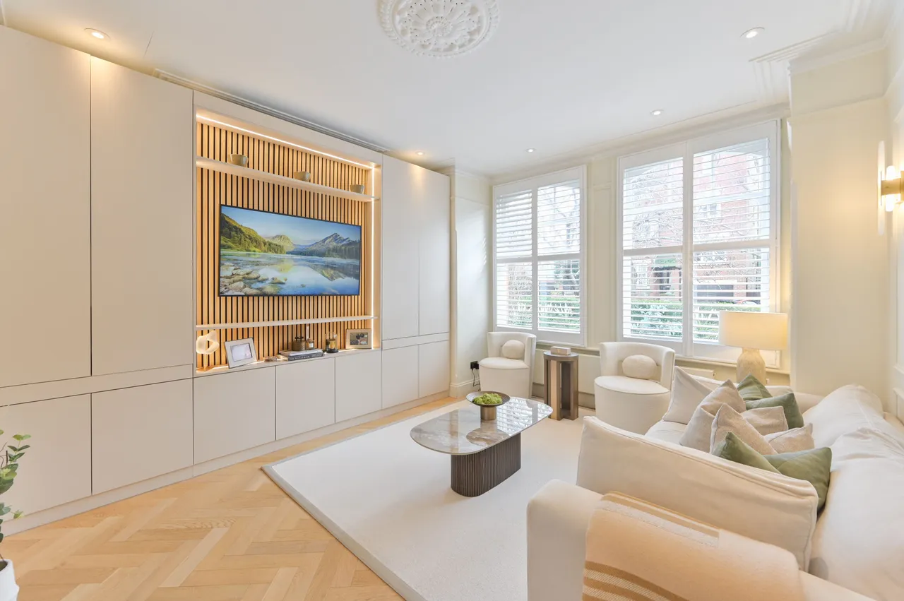 2 bed flat for sale, London, SW11