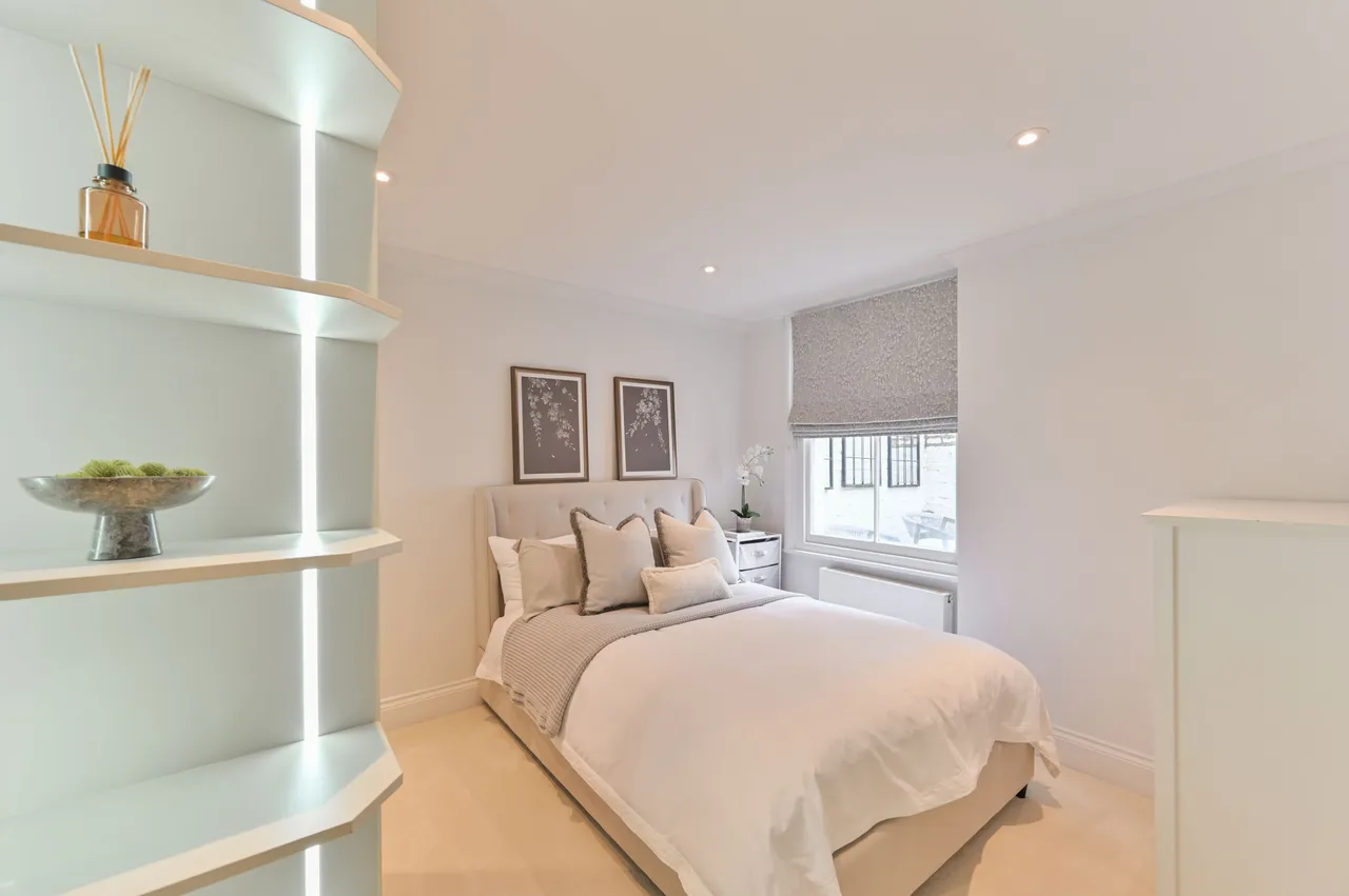 London, SW11, photo 11