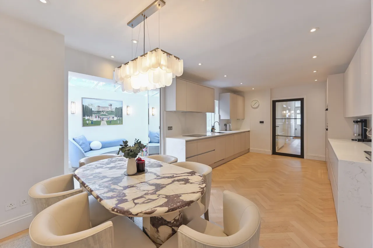 London, SW11, photo 5