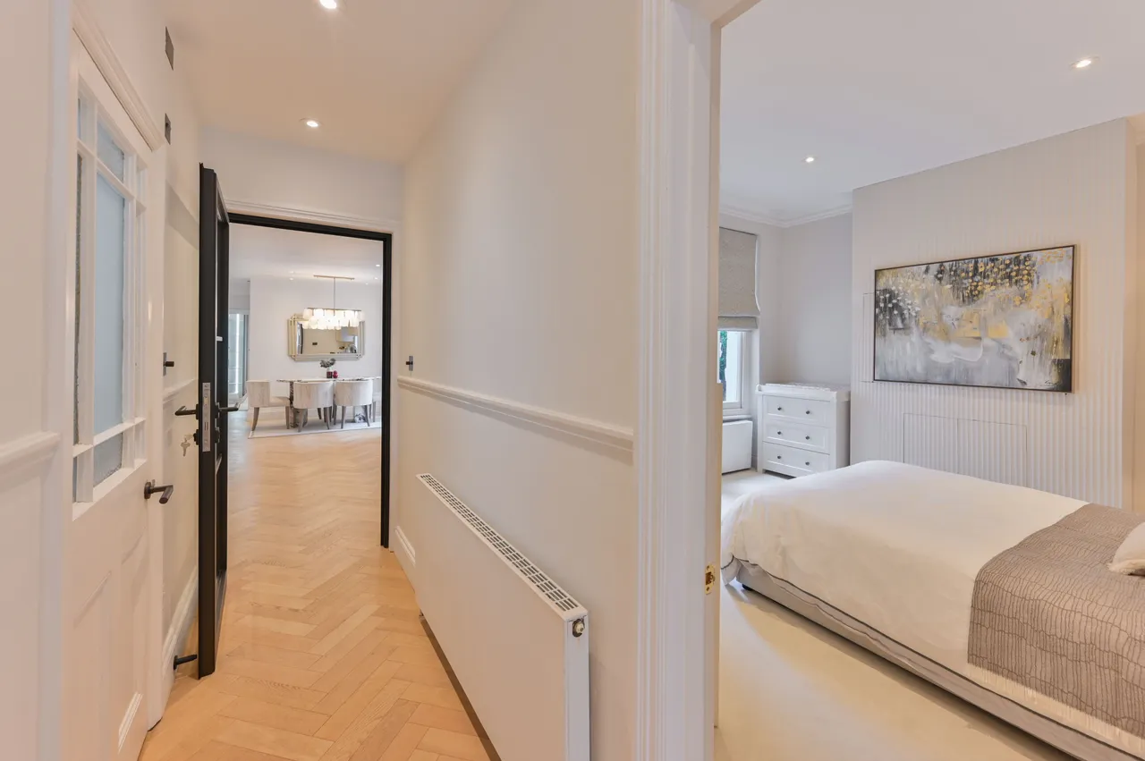 London, SW11, photo 13