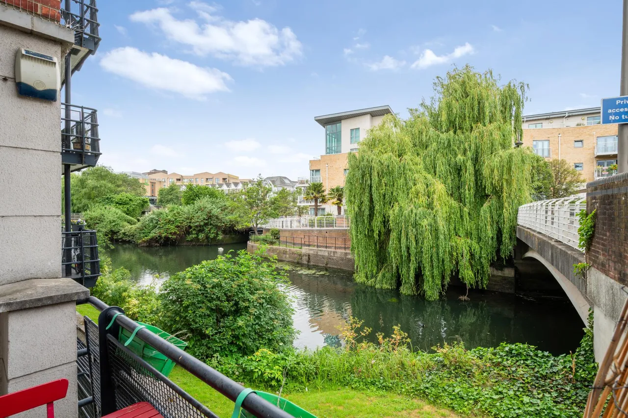 Dorey House, TW8, photo 2