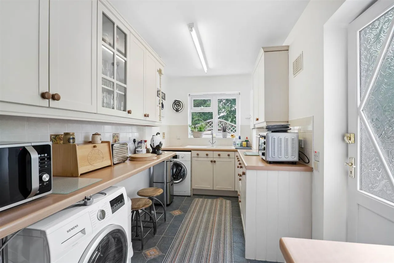 Paddock Lane, Stratford-Upon-Avon, CV37, photo 16