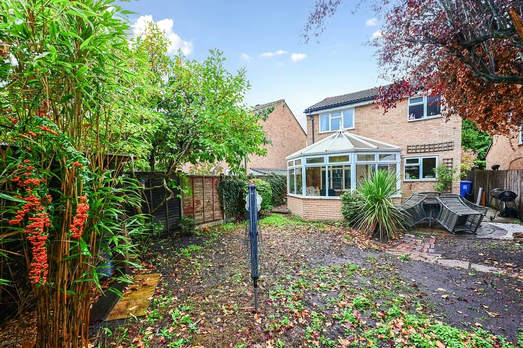 Cherrytree Close, Owlsmoor, GU47, photo 6