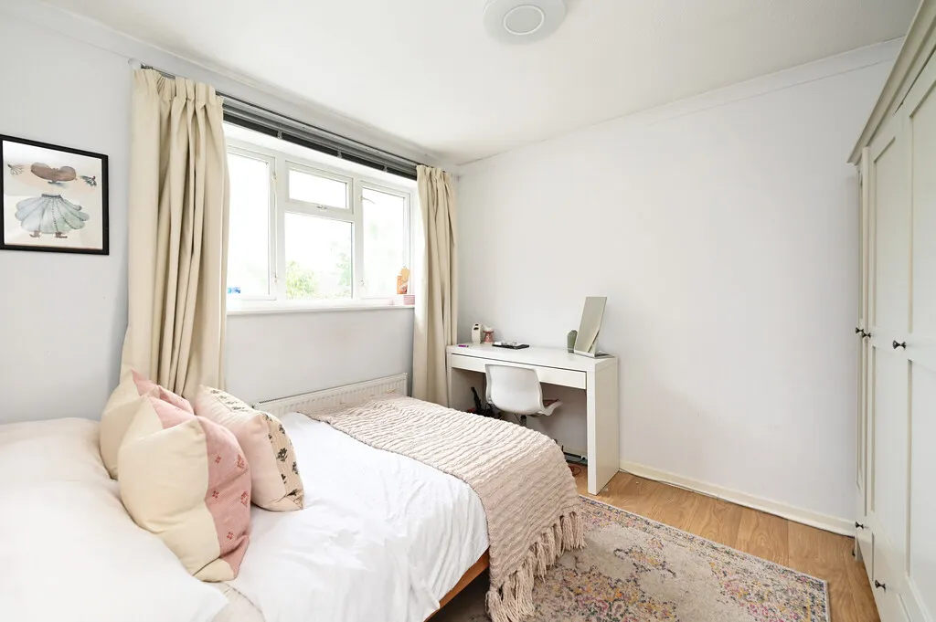 Cherrytree Close, Owlsmoor, GU47, photo 8