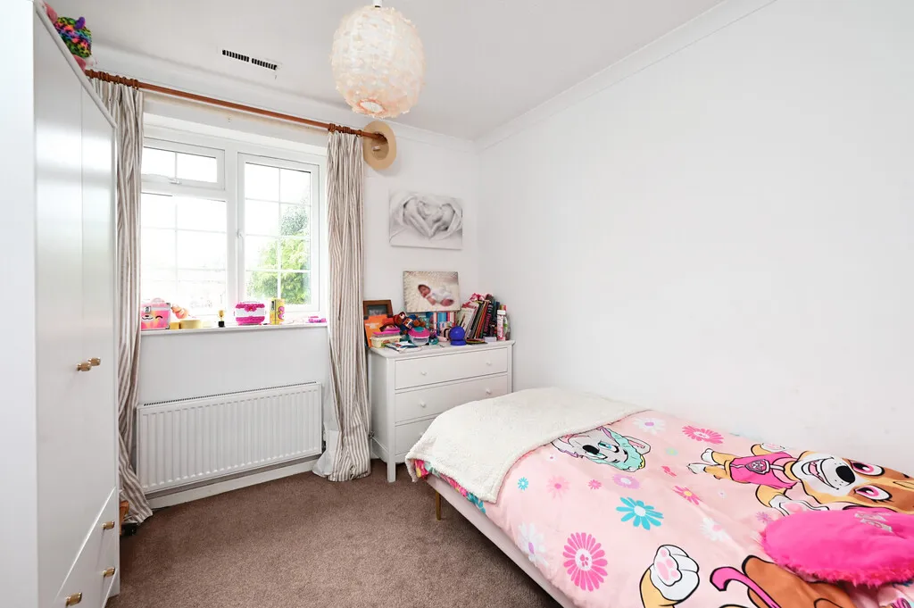 Cherrytree Close, Owlsmoor, GU47, photo 9