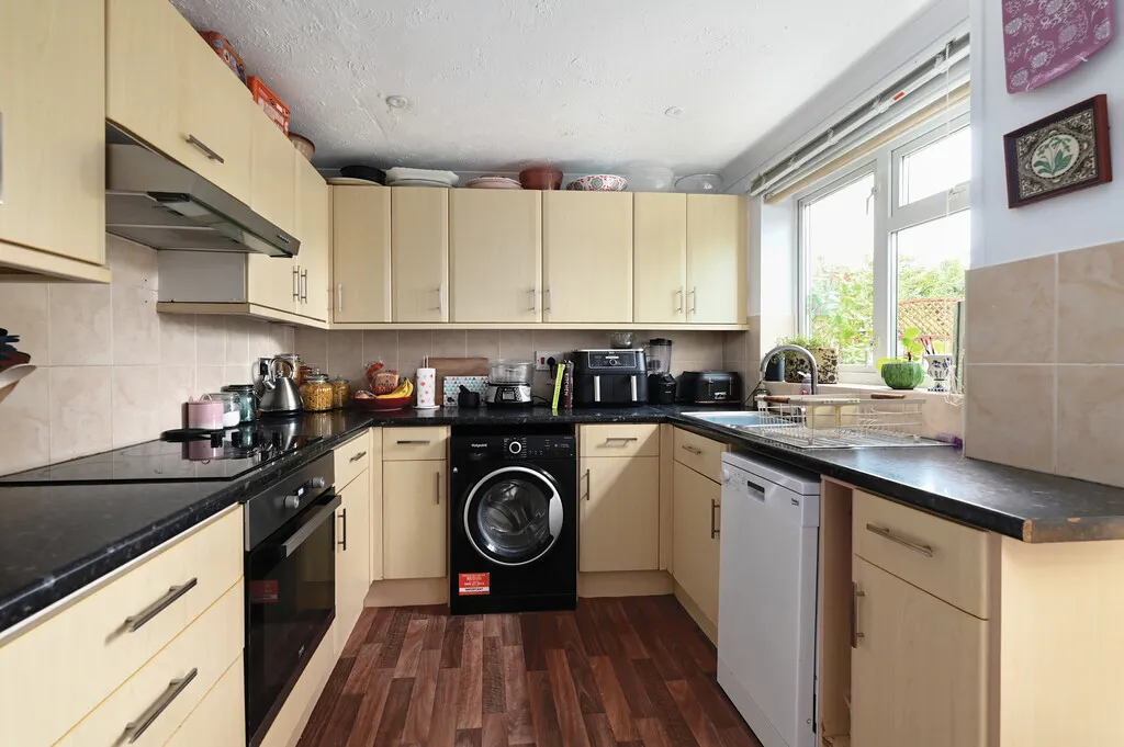 Cherrytree Close, Owlsmoor, GU47, photo 3