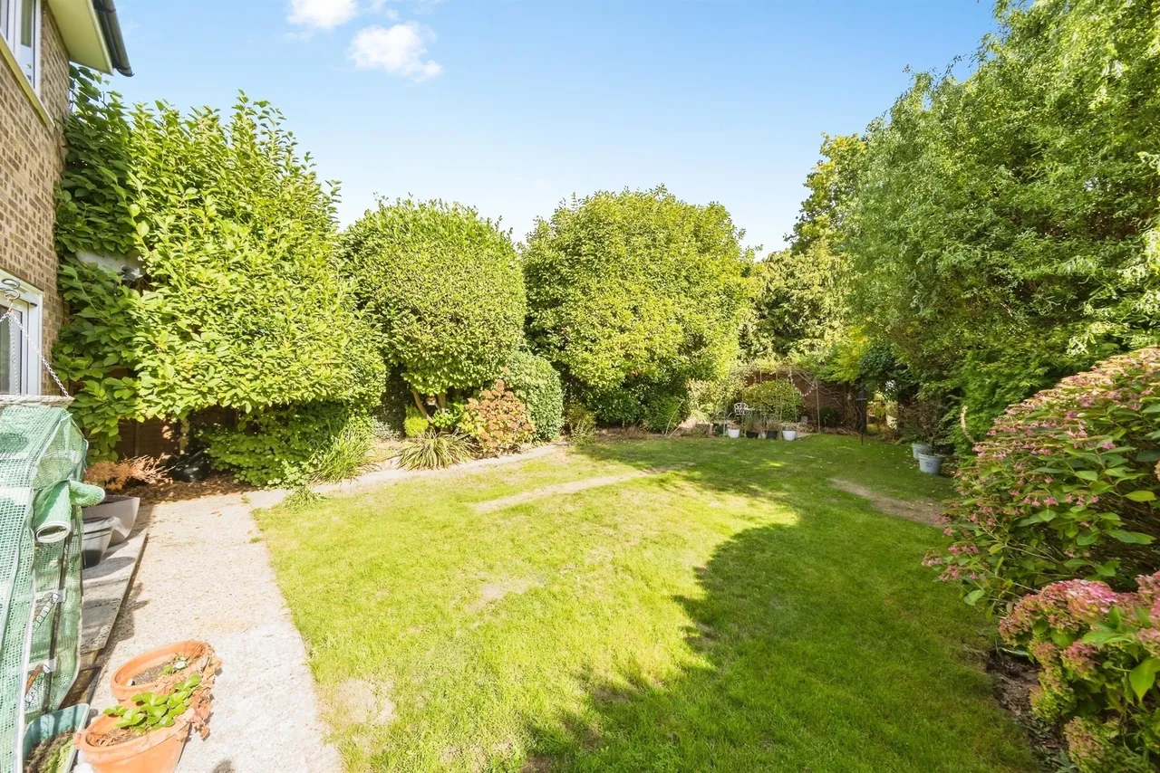 Brookhill Road, Copthorne, RH10, photo 8