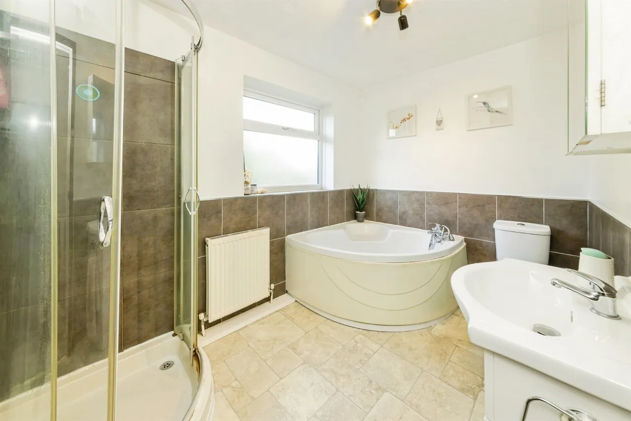 Brookhill Road, Copthorne, RH10, photo 14