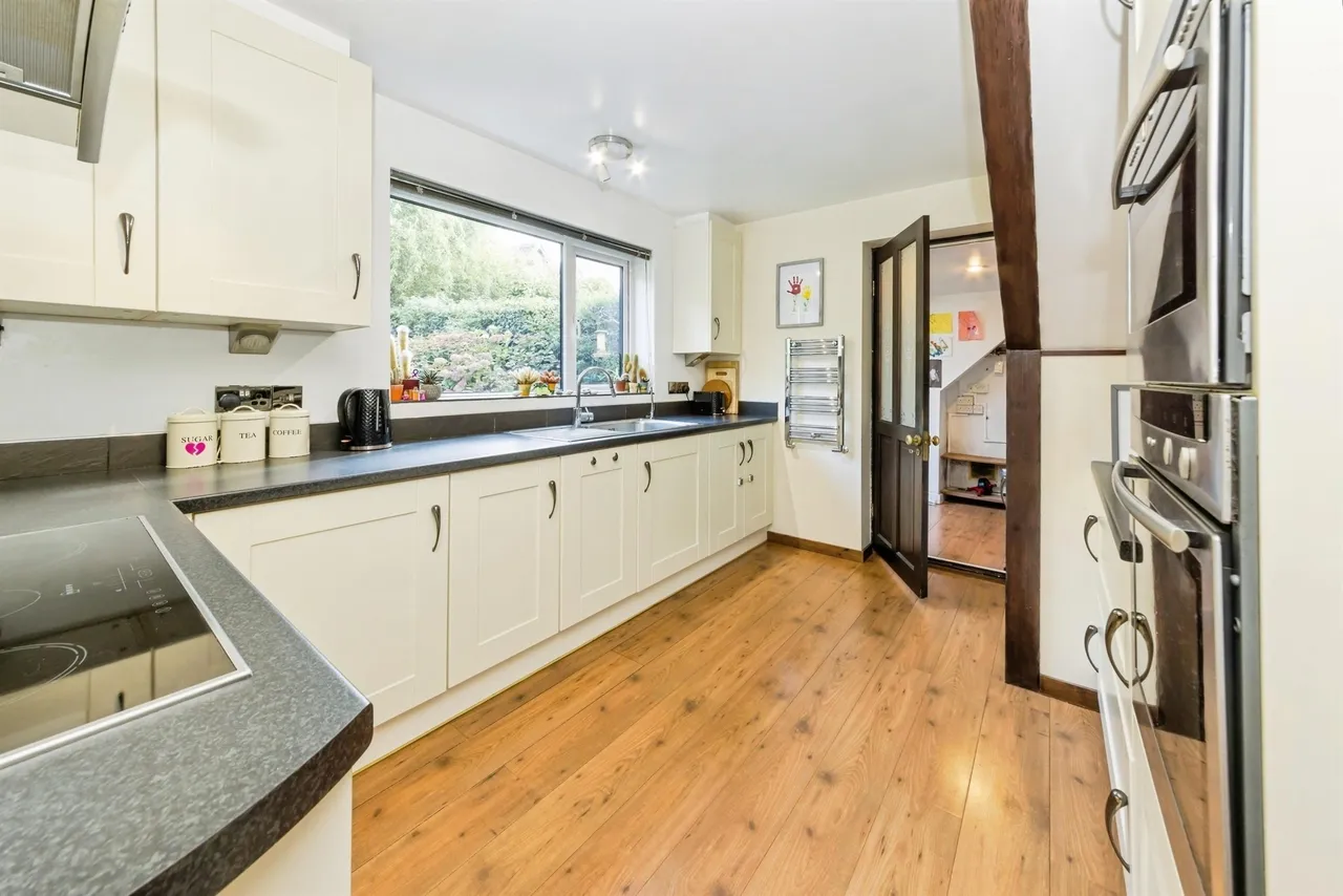 Brookhill Road, Copthorne, RH10, photo 6