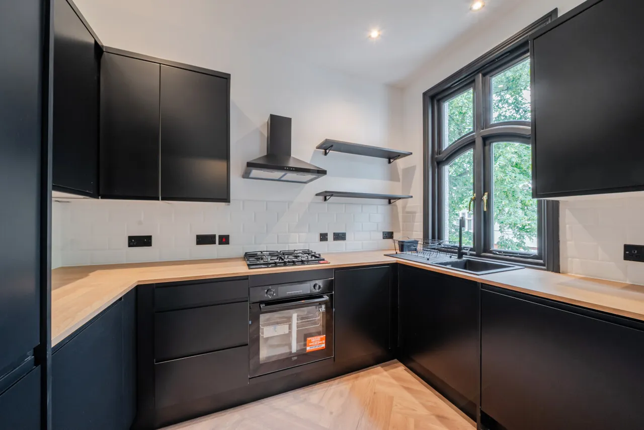 Fernwood Avenue, Streatham, London, SW16, photo 3