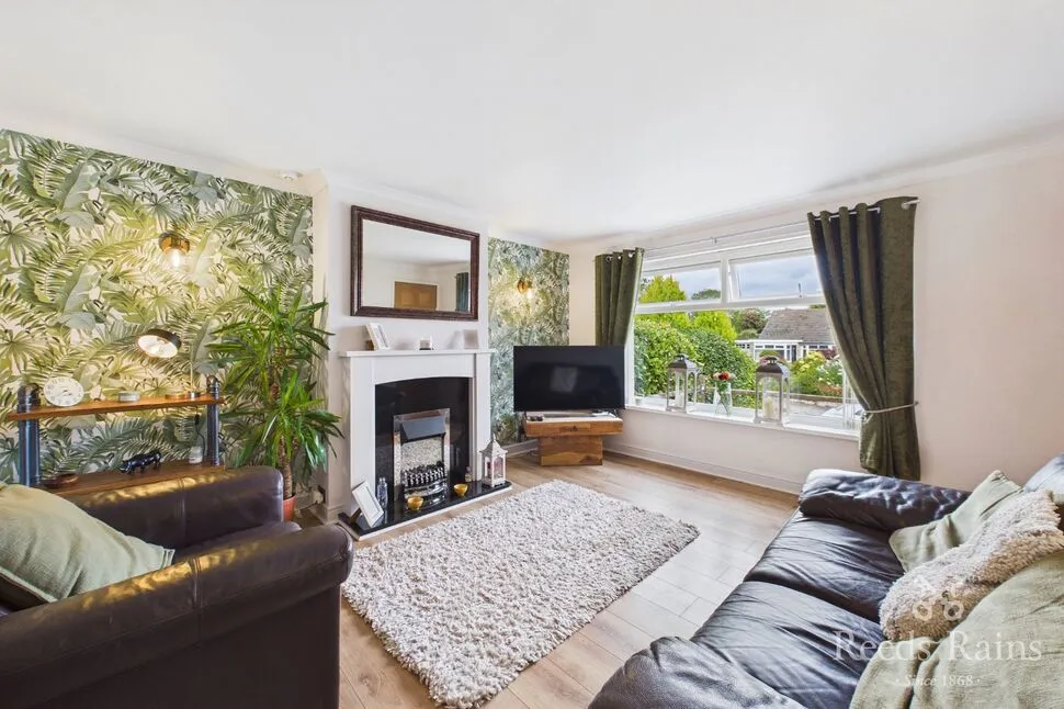 Norton Close, Halifax, West Yorkshire, HX2, photo 2