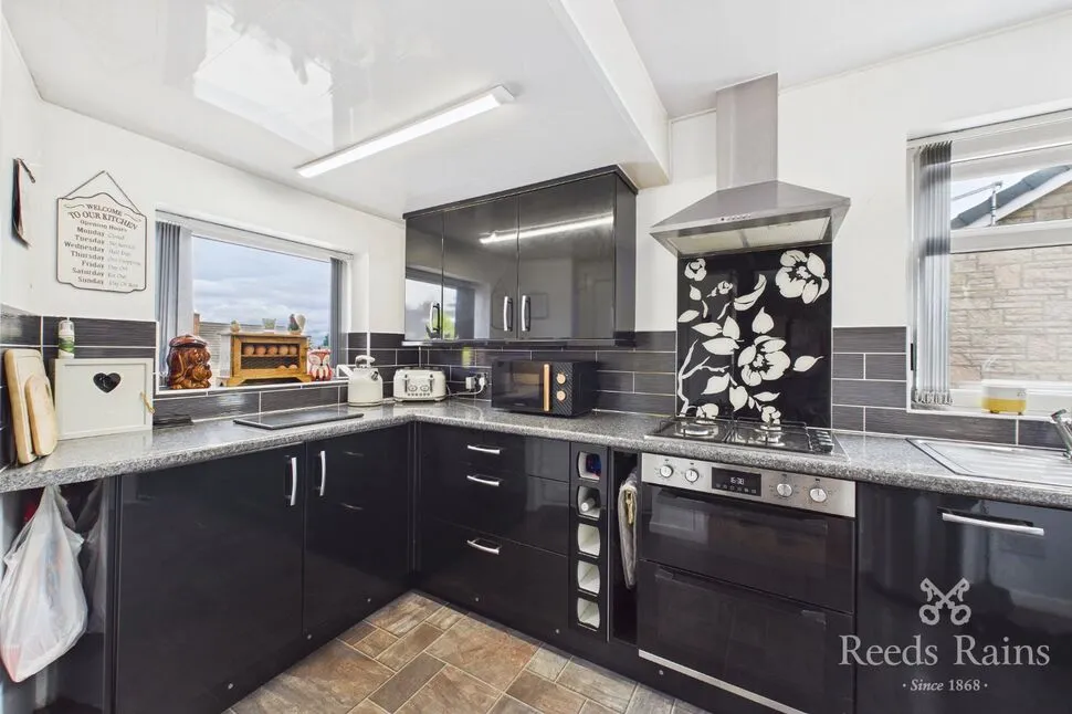Norton Close, Halifax, West Yorkshire, HX2, photo 3