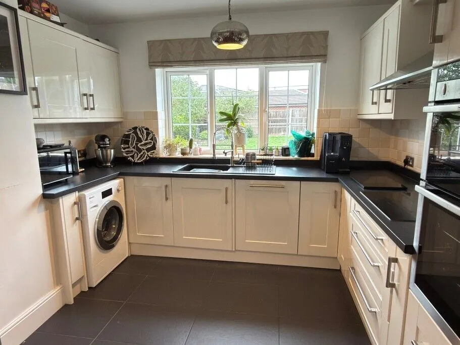 Pitts Lane, Earley, RG6, photo 3