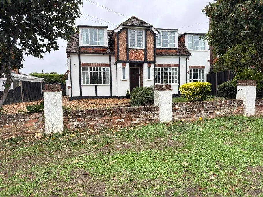 4 bed house for sale, Pitts Lane, Earley, RG6