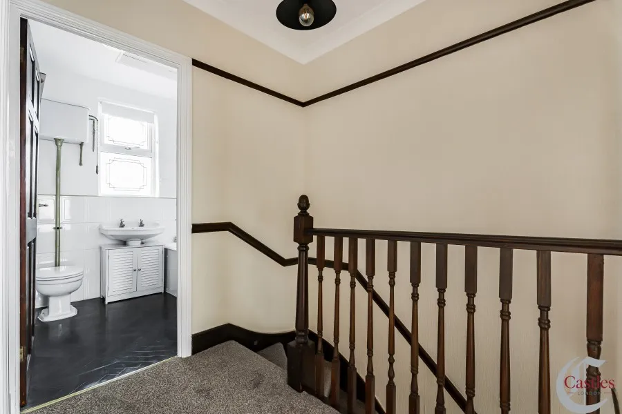 Branksome Avenue, Edmonton, N18, photo 9