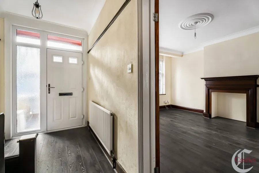 Branksome Avenue, Edmonton, N18, photo 22