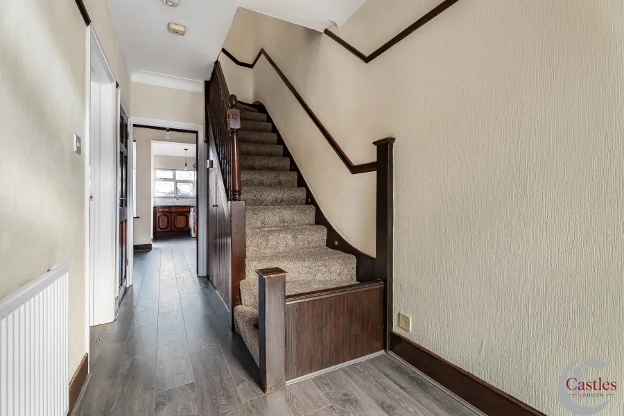 Branksome Avenue, Edmonton, N18, photo 7