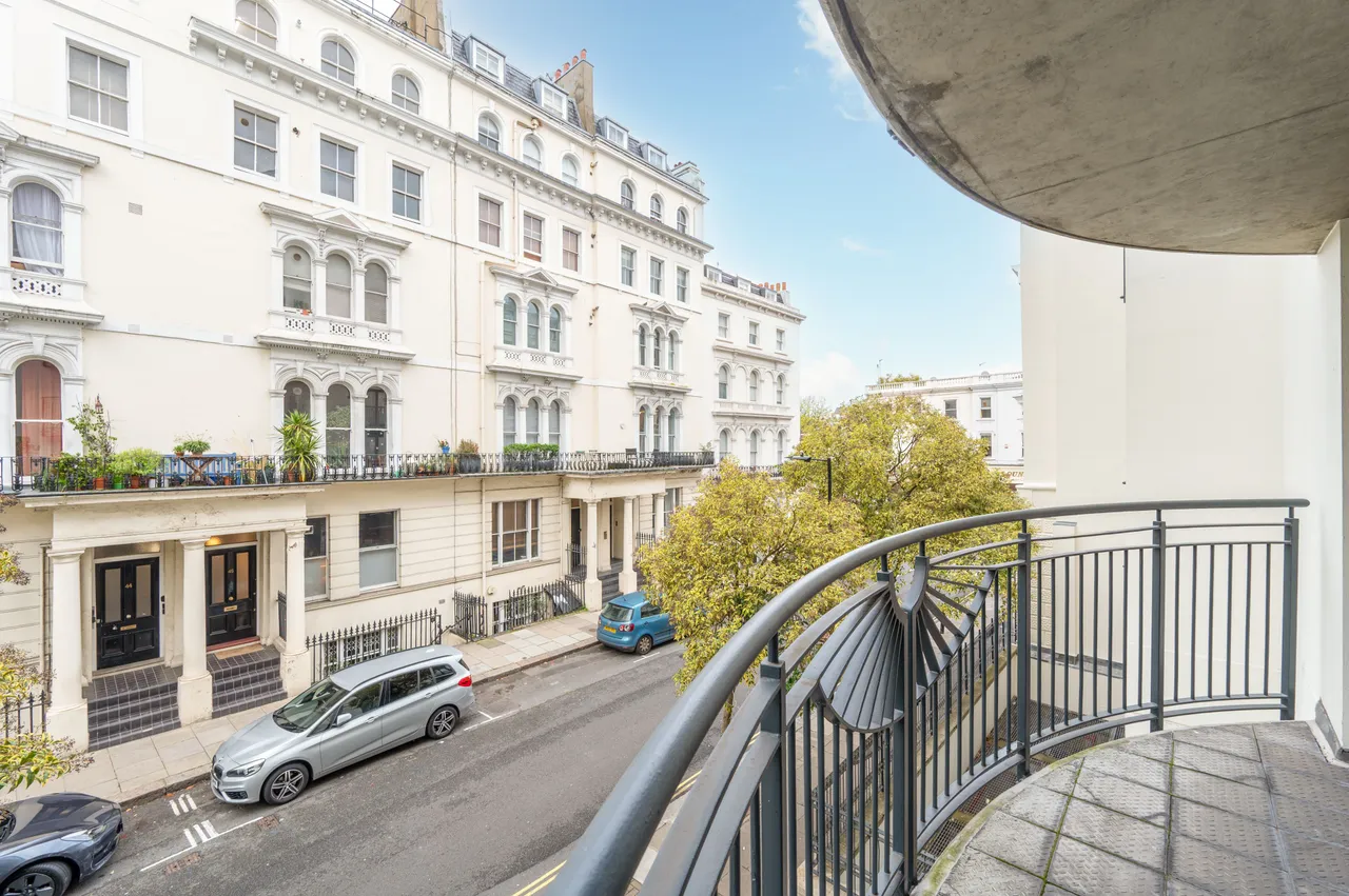 Flat 7, 50 Kensington Gardens Square, London, photo 11