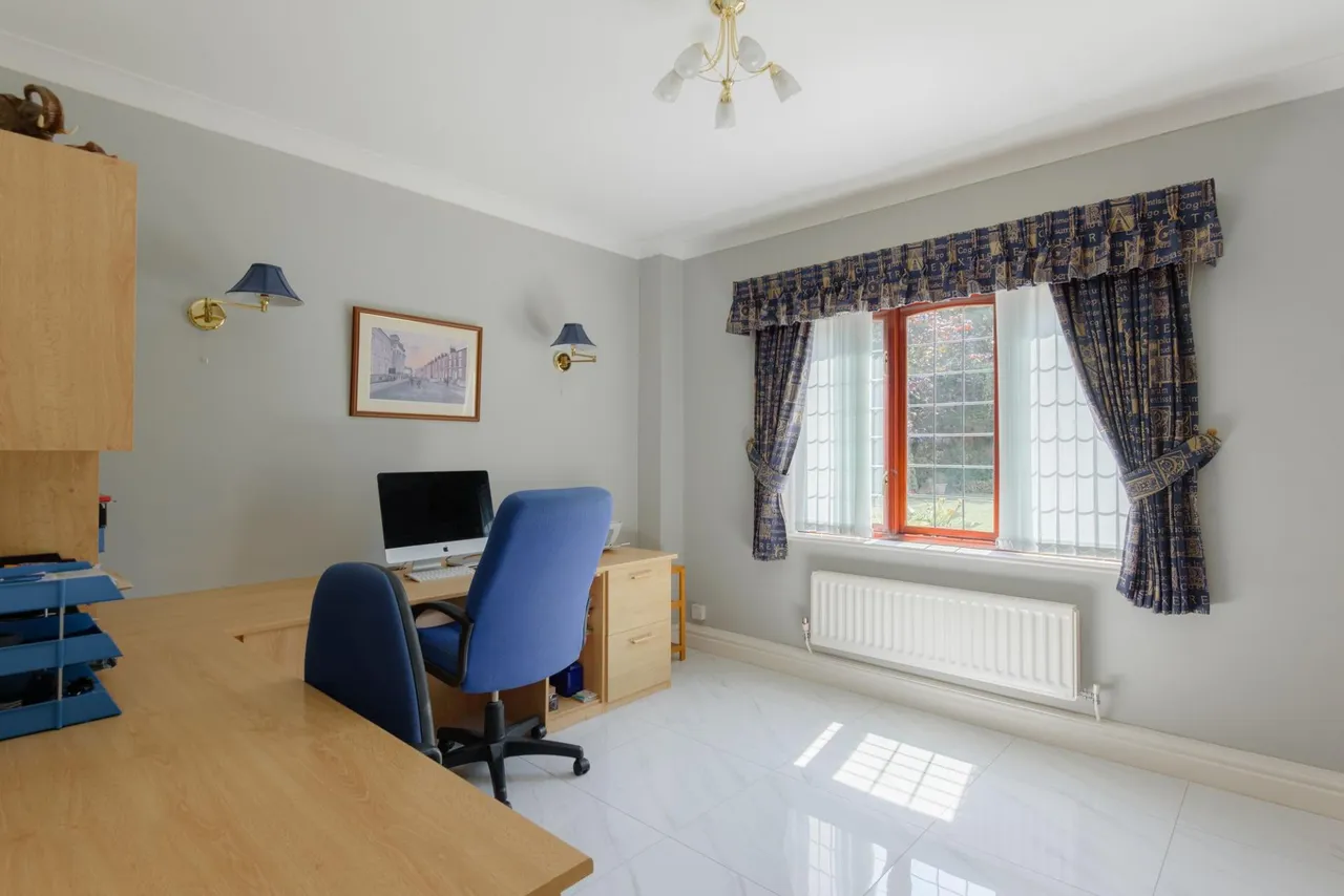 Briarwood, Blundellsands, L23, photo 10