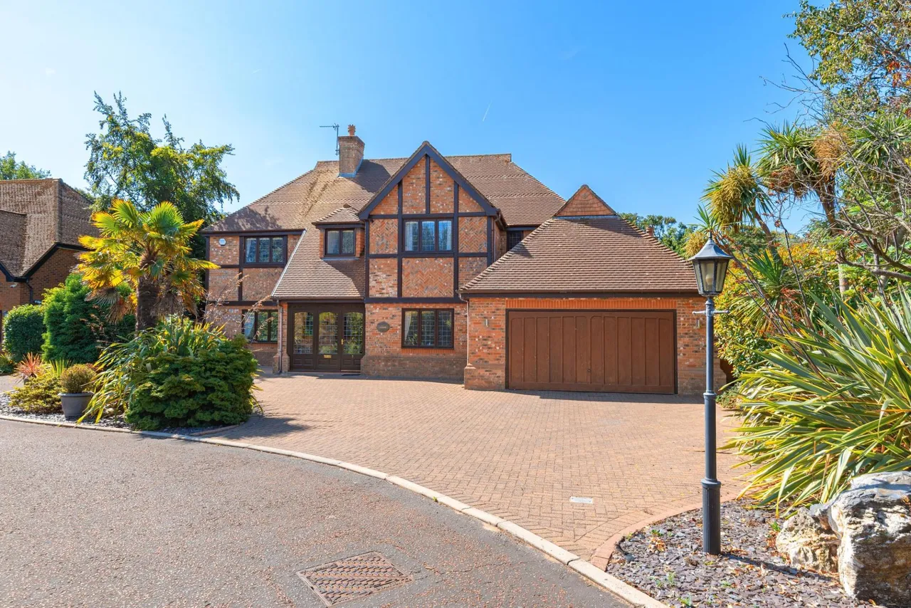 Briarwood, Blundellsands, L23, photo 5