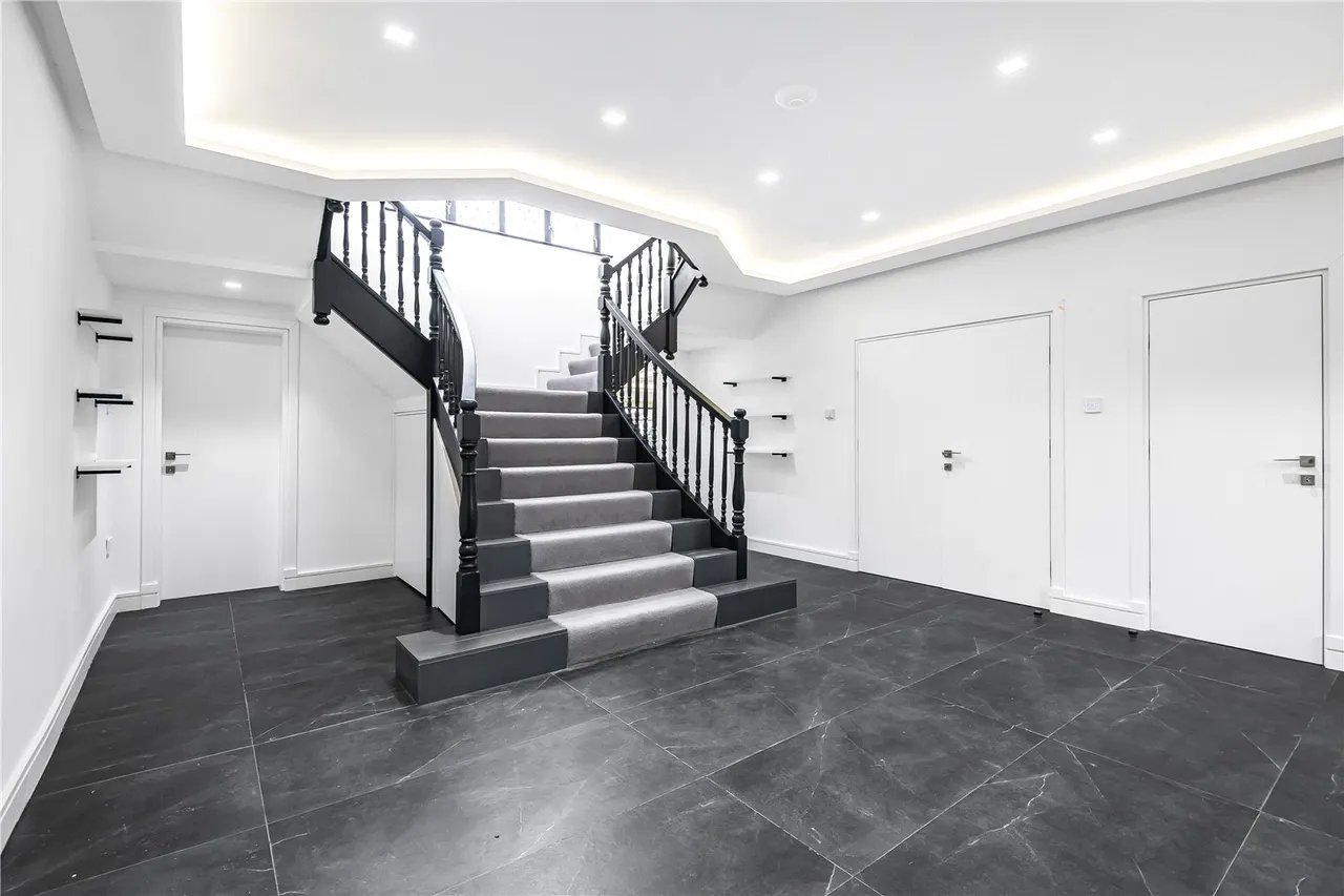 Forestdale, Southgate, N14 7DY, photo 3