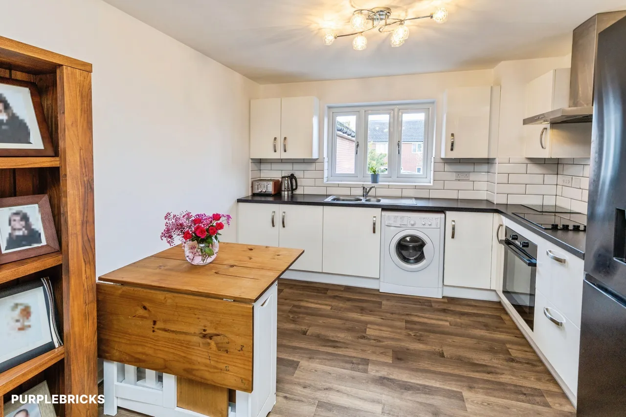 Robins Court, Chester, CH4, photo 5