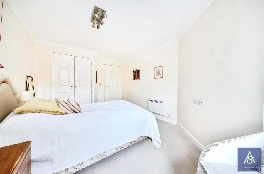 Buckingham Road, Brackley, NN13, photo 8