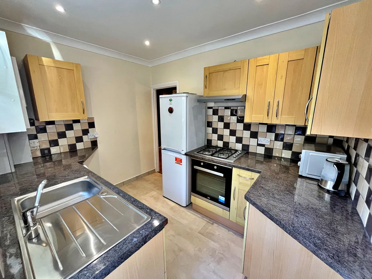 Clifton Road, Greenford, UB6, photo 4