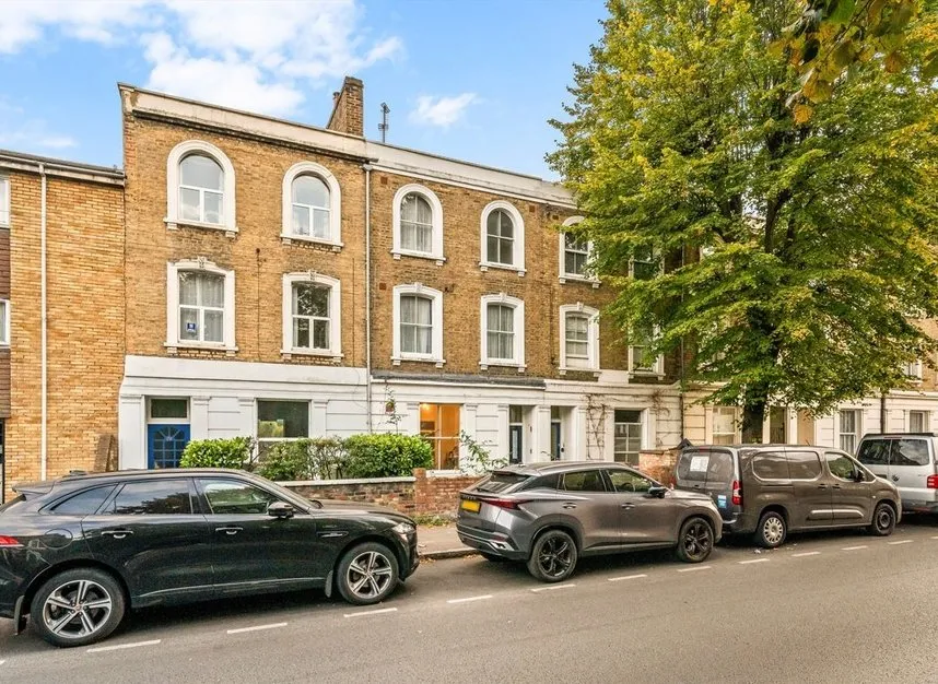 2 bed flat to rent, Manse Road, Stoke Newington, N16