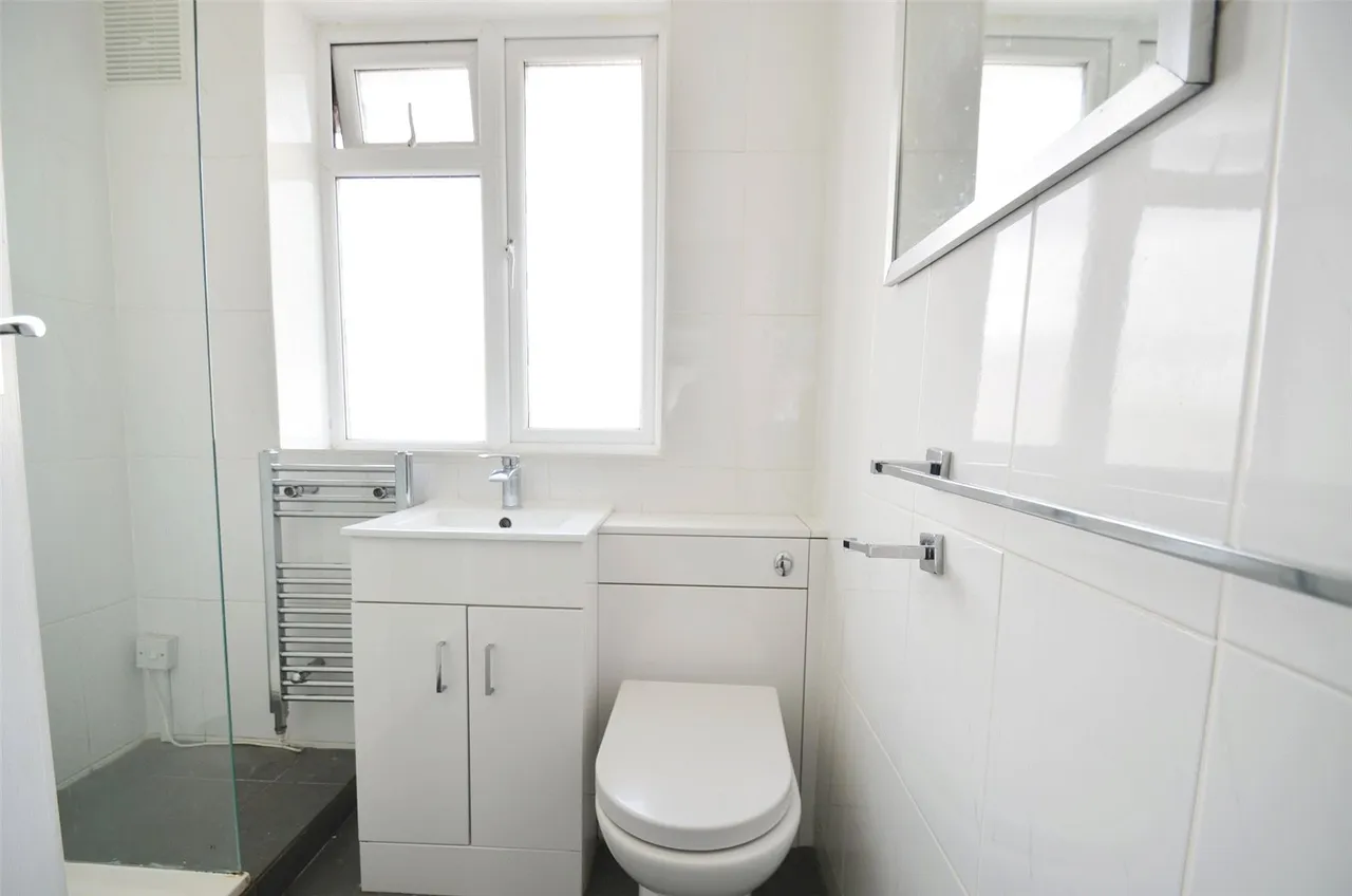 High Street, Purley, CR8, photo 8