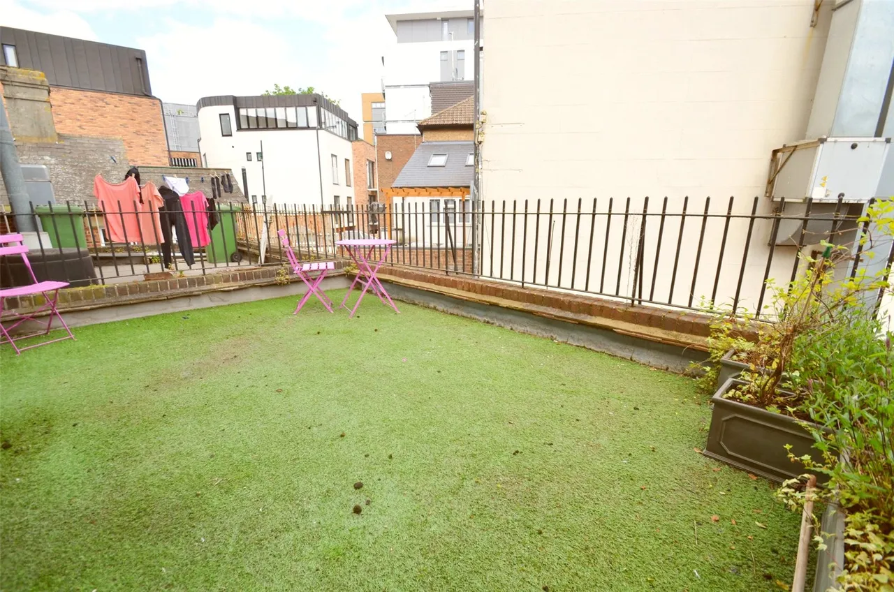 High Street, Purley, CR8, photo 5