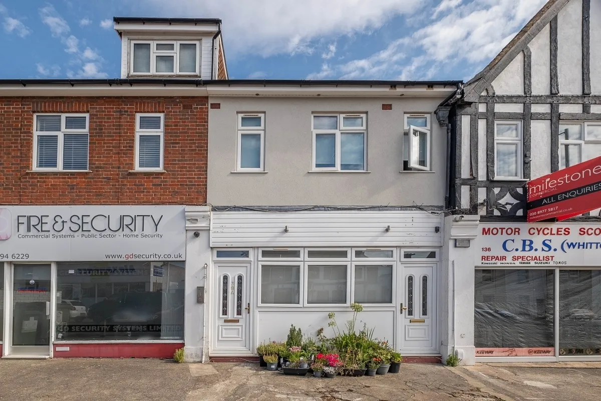 flat to rent — Kneller Road, Whitton, TW2