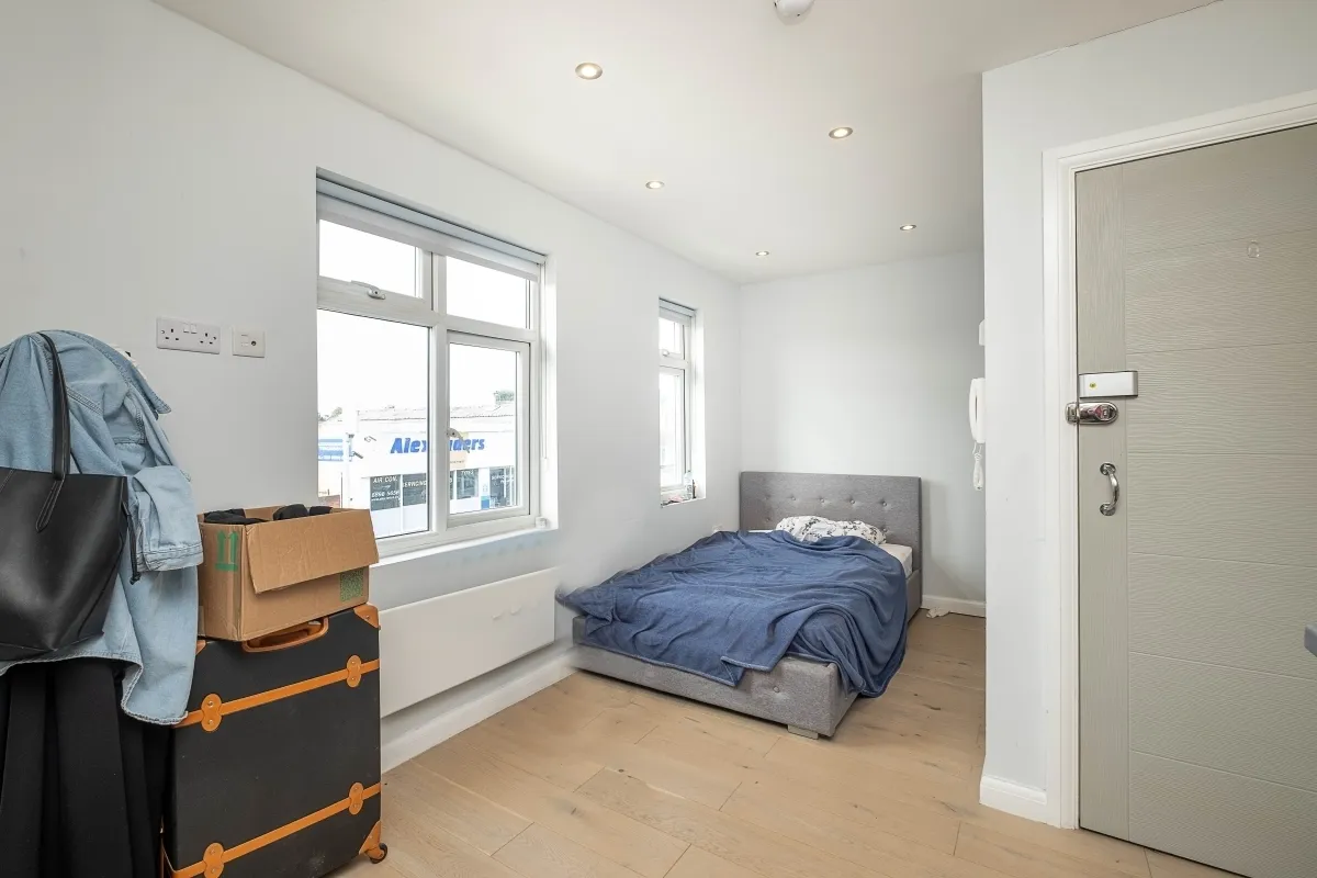 Kneller Road, Whitton, TW2, photo 5