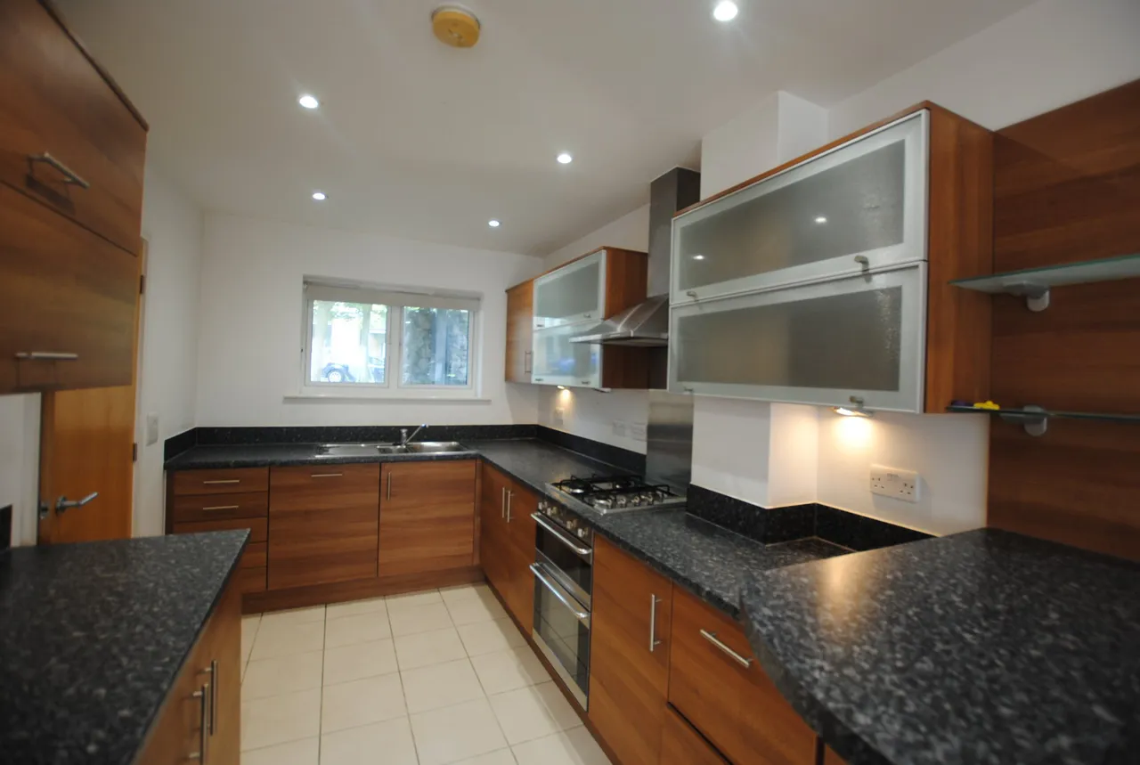 Park Lane, Greenhithe, Kent, DA9 9RZ, photo 3