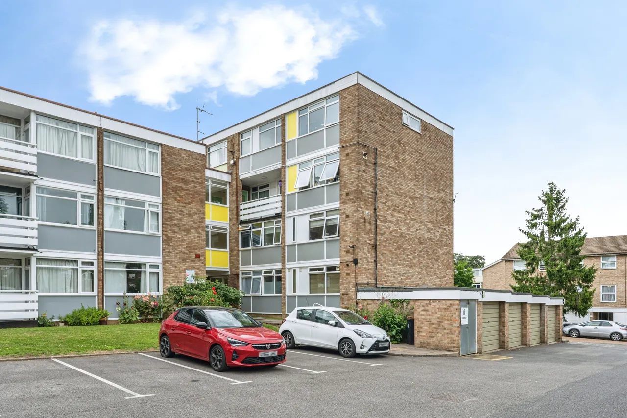 South View Court, Woking, GU22, photo 14
