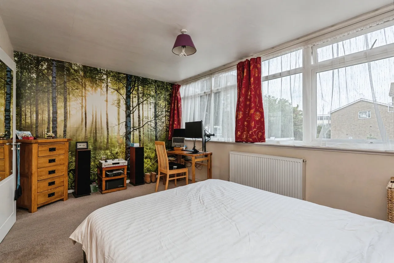 South View Court, Woking, GU22, photo 9