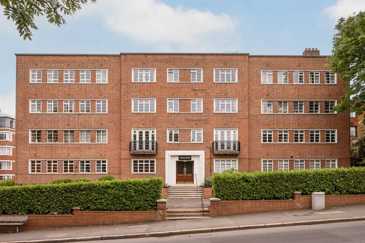 Wimbledon Hill Road, London, SW19, photo 14