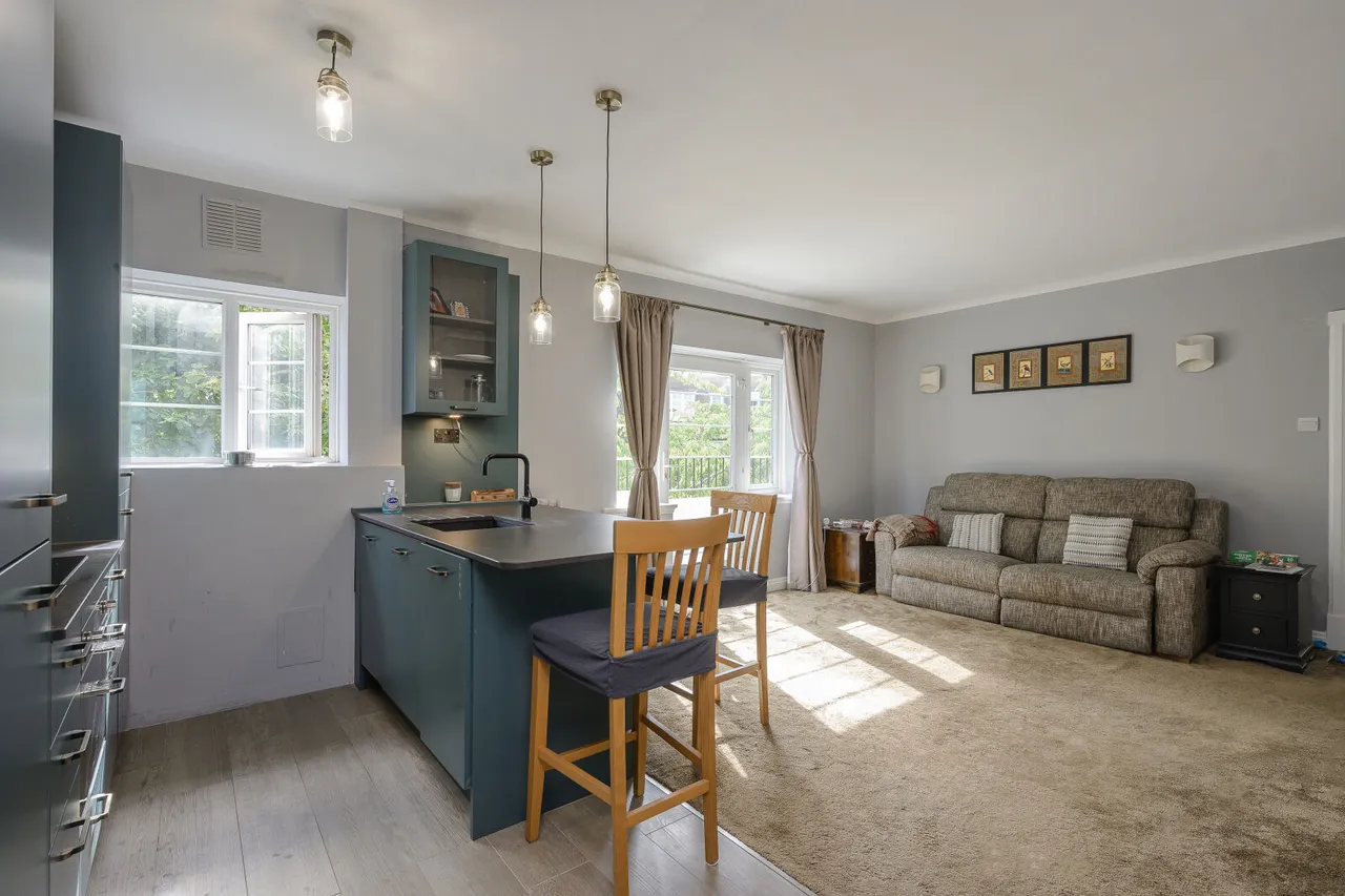Wimbledon Hill Road, London, SW19, photo 9