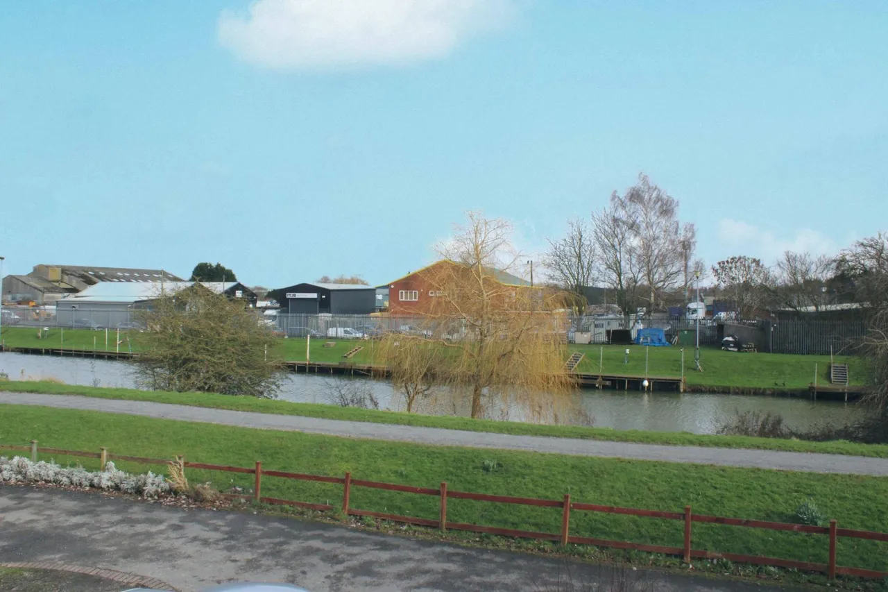 The Narrow Boats, Scawby Brook, DN20, photo 10
