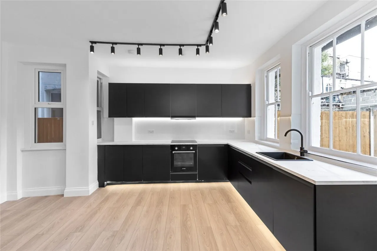 Abbotsford Avenue, London, N15, photo 10