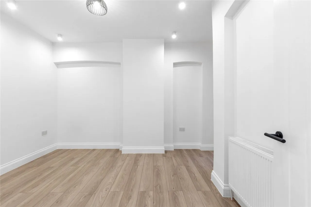 Abbotsford Avenue, London, N15, photo 33